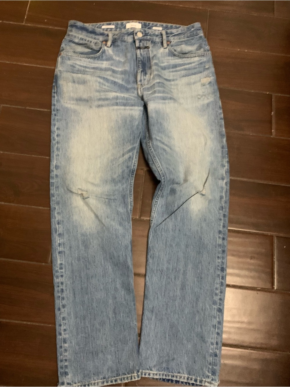 Closed Light Italian Blue Baggy Jeans 34, Preloved
Made in Italy